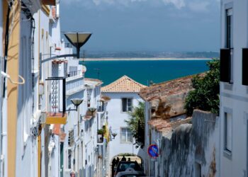 Lagos is drowning in Nigeria’s plastic and e-waste crisis – greenpeace.org