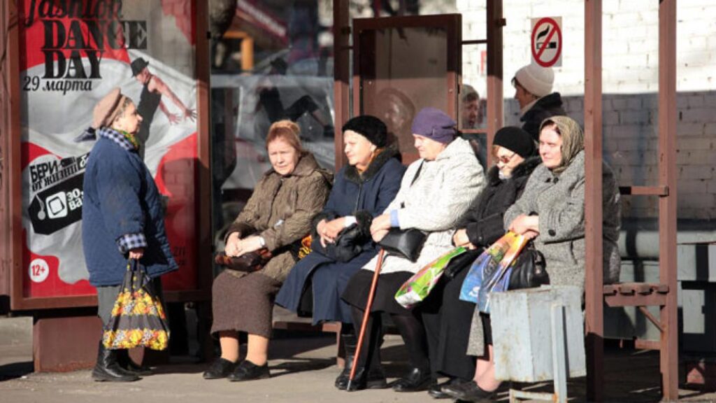 Russian Pensioners, Tricked by Scammers, Carry Out Risky Stunts – Radio Free Europe/Radio Liberty