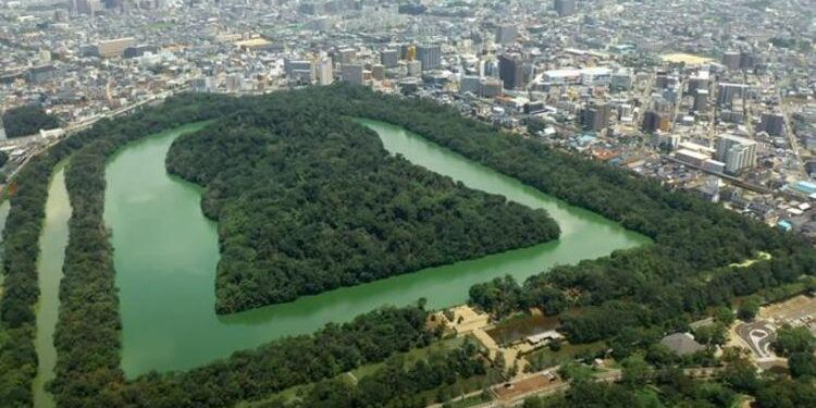 A unique keyhole-shaped building – People’s Daily Online