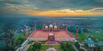 Blast heard in Pakistan’s Lahore amid tensions with India – The New Arab
