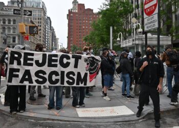 Protest in New York City after Trump’s travel ban takes effect amid Los Angeles ICE enforcement and raids – ABC7 New York