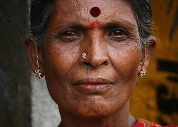 A woman in Kunming, Yunnan Province, China, is drawing attention by sharing dramatic changes in her – 매일경제