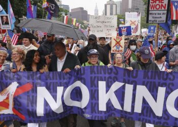 “America has? No Kings!” Hoosiers protest at Statehouse on Trump’s birthday – Indiana Capital Chronicle