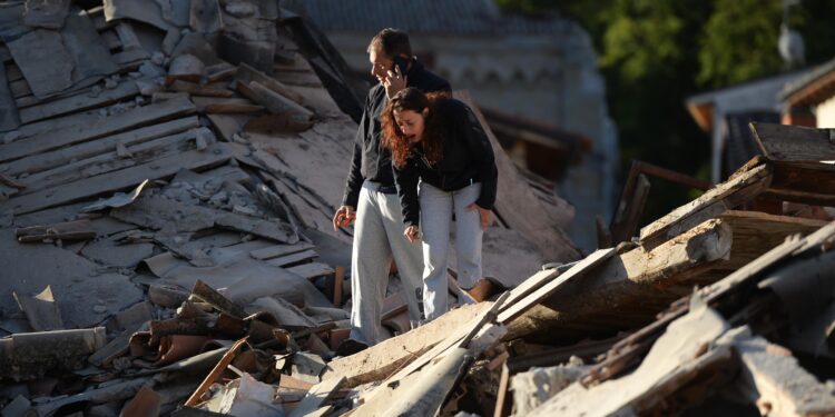A magnitude 6.2 quake shakes Istanbul and injures more than 230 people – AP News