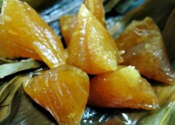 Vendors sell “banh tro” at local market in Hanoi, Vietnam – Xinhua