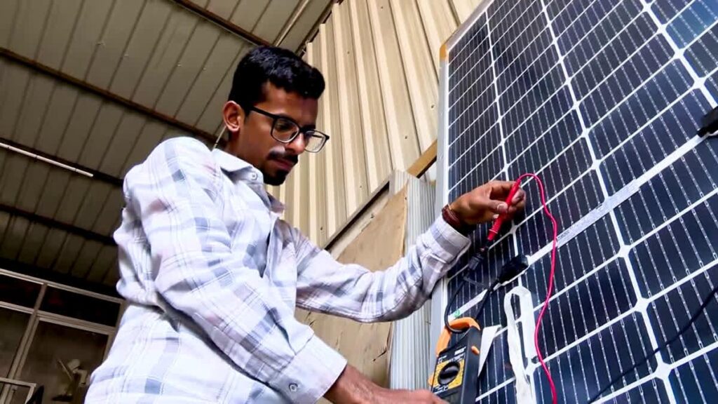 Gujarat: Surat’s Dharit Jasani Shines at India Skills Competition, Wins Bronze In Renewable Energy – ETV Bharat