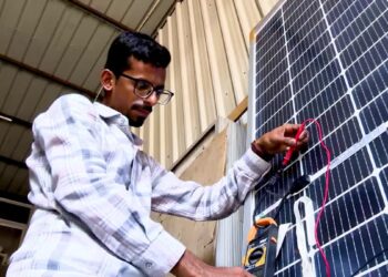 Gujarat: Surat’s Dharit Jasani Shines at India Skills Competition, Wins Bronze In Renewable Energy – ETV Bharat