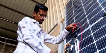 Gujarat: Surat’s Dharit Jasani Shines at India Skills Competition, Wins Bronze In Renewable Energy – ETV Bharat