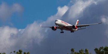 Video shows Air India plane crashing in Ahmedabad – CBS News