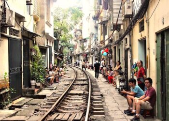 Hanoi bans The Economist’s issue featuring Vietnam’s leader on its cover, reports say – The Guardian