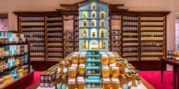 Iconic posh London department store Fortnum & Mason is planning its first UK shops outside the capital – Time Out