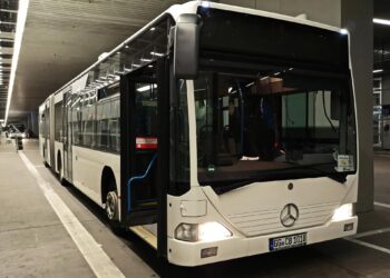 City Bus Crashes Into St. Petersburg Bus Stop, Killing Woman – The Moscow Times