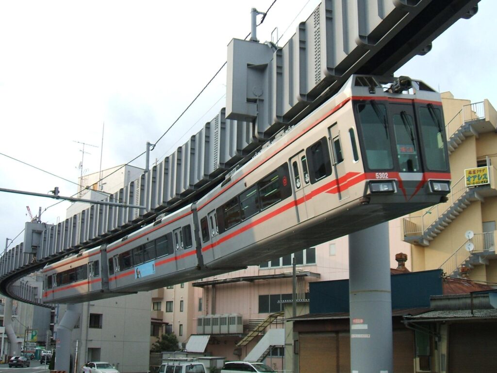 China’s Amazing Inverted Train Experience – Wuhan Optics Valley Light Rail – MSN