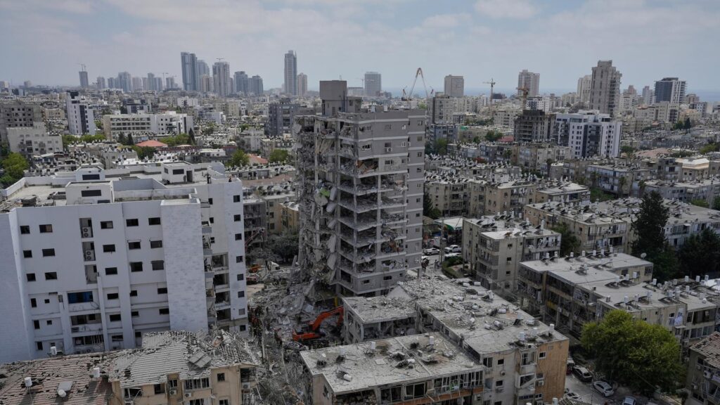 Israel, Iran trade blows as air war rages into fifth day – Al Arabiya English