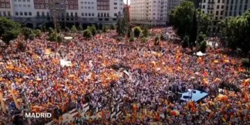Spanish opposition party rallies tens of thousands of protesters in Madrid – AP News