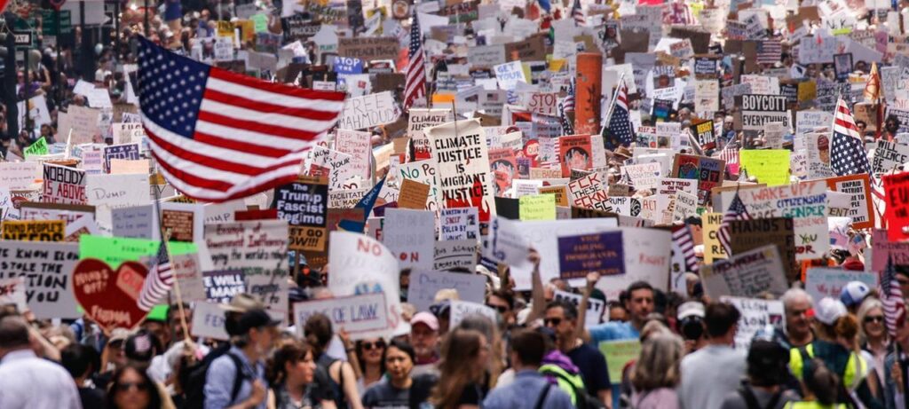 Thousands Protest Across the Middle East as Israel-Iran Conflict Deepens – The New York Times