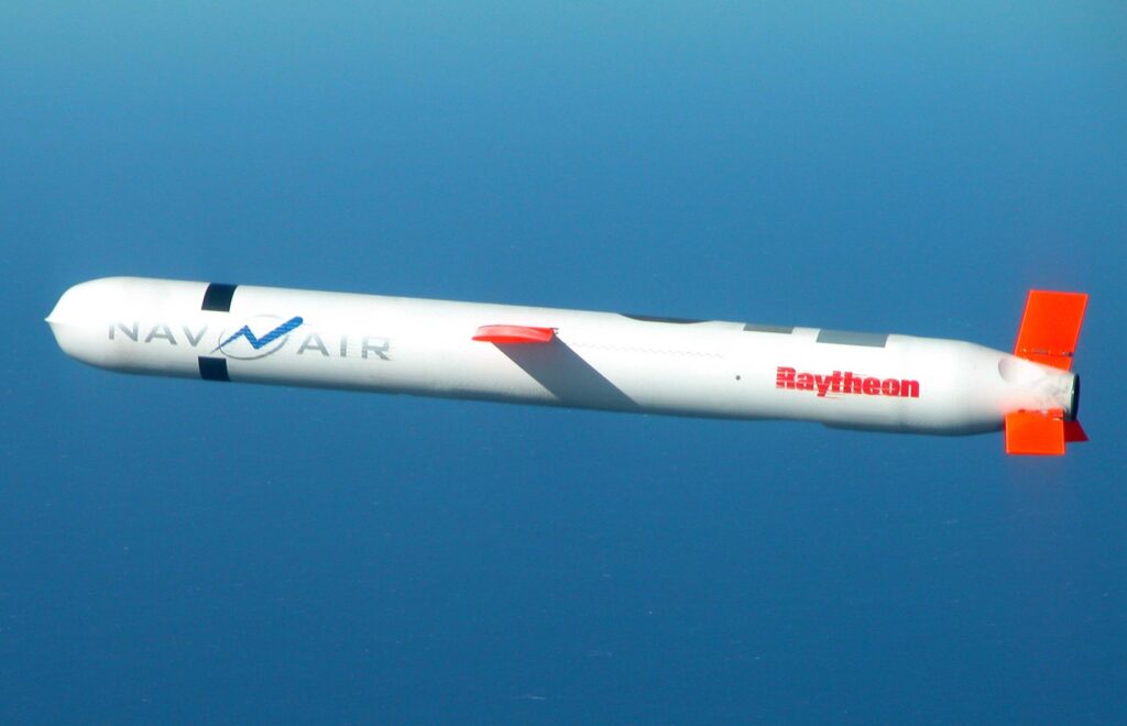 Iranian missiles rain down on Tel Aviv after Israel attacks Arak nuclear reactor – Middle East Eye