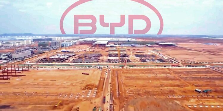 Viral video shows BYD mega factory in China that’s bigger than San Francisco, 10 times the size of Tesla Gigafactory | Trending – Hindustan Times – Hindustan Times