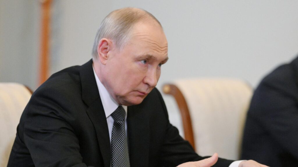 Putin spurns Zelenskyy meeting but lower-level Ukraine-Russia talks are still on – AP News