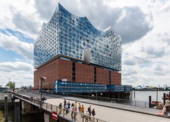 herzog & de meuron’s SUMC building rises monumentally over shantou university campus – Designboom