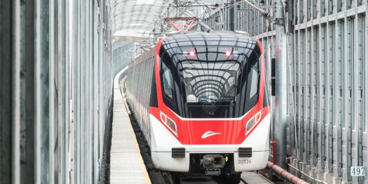 Lights Out: Foshan’s Metro Cuts Power to Slash Operating Costs – Sixth Tone