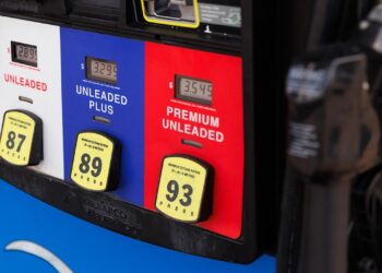 Find out when gas prices will drop across Canada and the Toronto area – INsauga