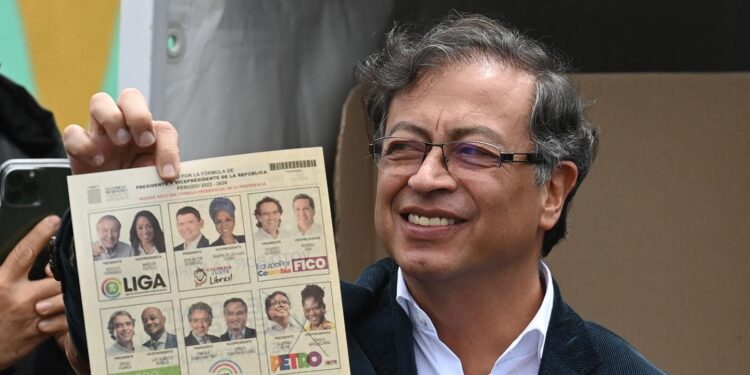 Video: Colombian presidential candidate Miguel Uribe shot in head during Bogota rally | World News – Hindustan Times – Hindustan Times