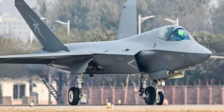 Shenyang continues to advance development of the J-35 stealth fighter version that will equip China’s Navy aircraft carriers – Zona Militar
