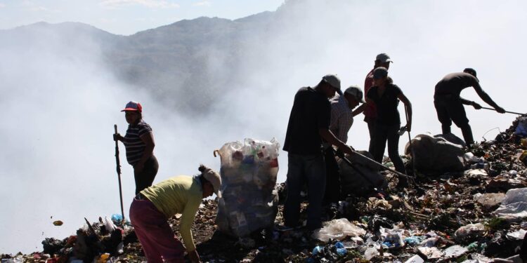 Colombian waste pickers inundate iconic Bogota square with plastic bottles to protest falling wages – The Derrick
