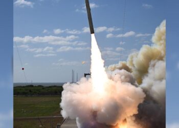 Israeli army says missile launched from Yemen detected – Middle East Eye