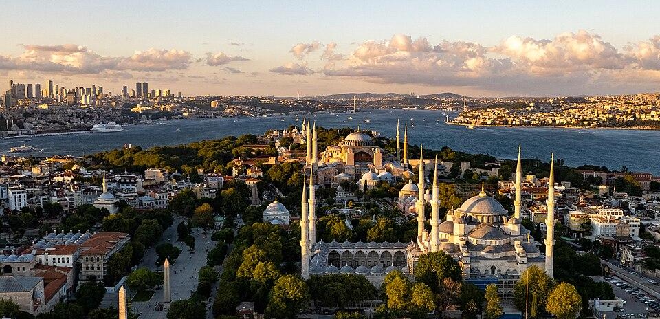 ‘Dangerous’ heat wave grips Istanbul as temperatures soar nationwide – Hürriyet Daily News