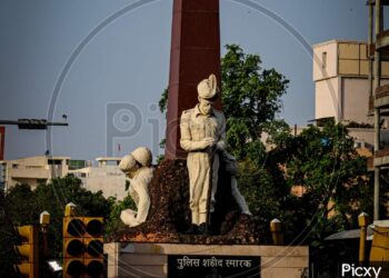 Trimurti Circle turned into bus stand – Times of India