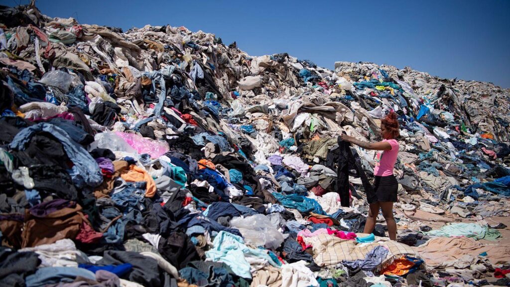 FAST FASHION, SLOW POISON: NEW REPORT EXPOSES TOXIC IMPACT OF GLOBAL TEXTILE WASTE IN GHANA – greenpeace.org