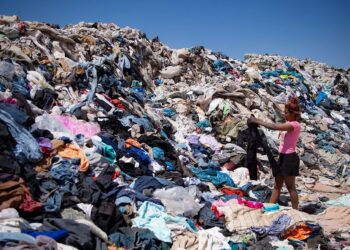 FAST FASHION, SLOW POISON: NEW REPORT EXPOSES TOXIC IMPACT OF GLOBAL TEXTILE WASTE IN GHANA – greenpeace.org