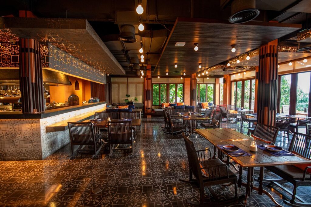 Buzzy New Thai Restaurant Lands in Heart of Hong Kong: Review – Bloomberg.com