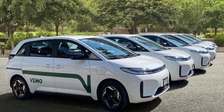 Grab Launches EV Taxis in Manila, Next Up Singapore – CleanTechnica