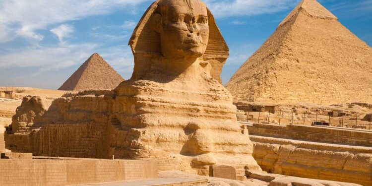 Egypt, blocks of the Lighthouse of Alexandria, one of the Seven Wonders, resurface after 2,300 years – Finestre sull’Arte