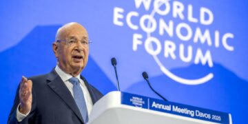 World Economic Forum: Turmoil and trade wars dominate ‘summer Davos’ – BBC