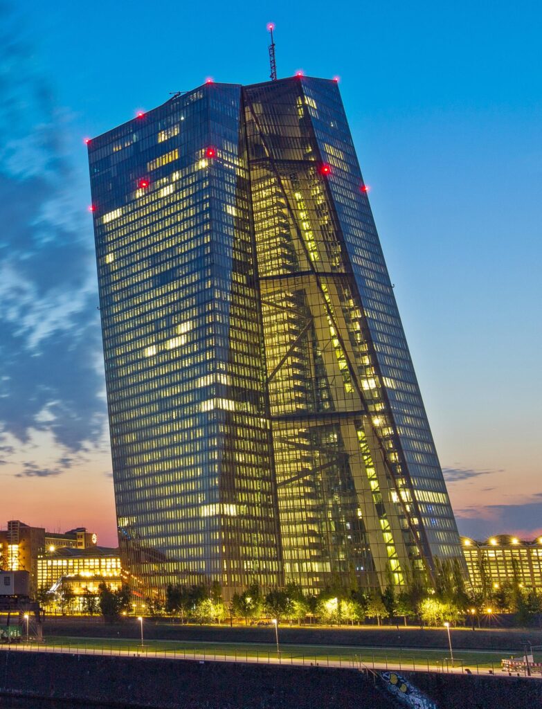 ECB Officials See a Chance for Europe to Compete With U.S. and China – The New York Times