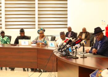 BREAKING: FCT Teachers Join Nigerian Students’ Mass Protest Over Continued Closure Of Abuja Schools Under Minister Wike – Sahara Reporters