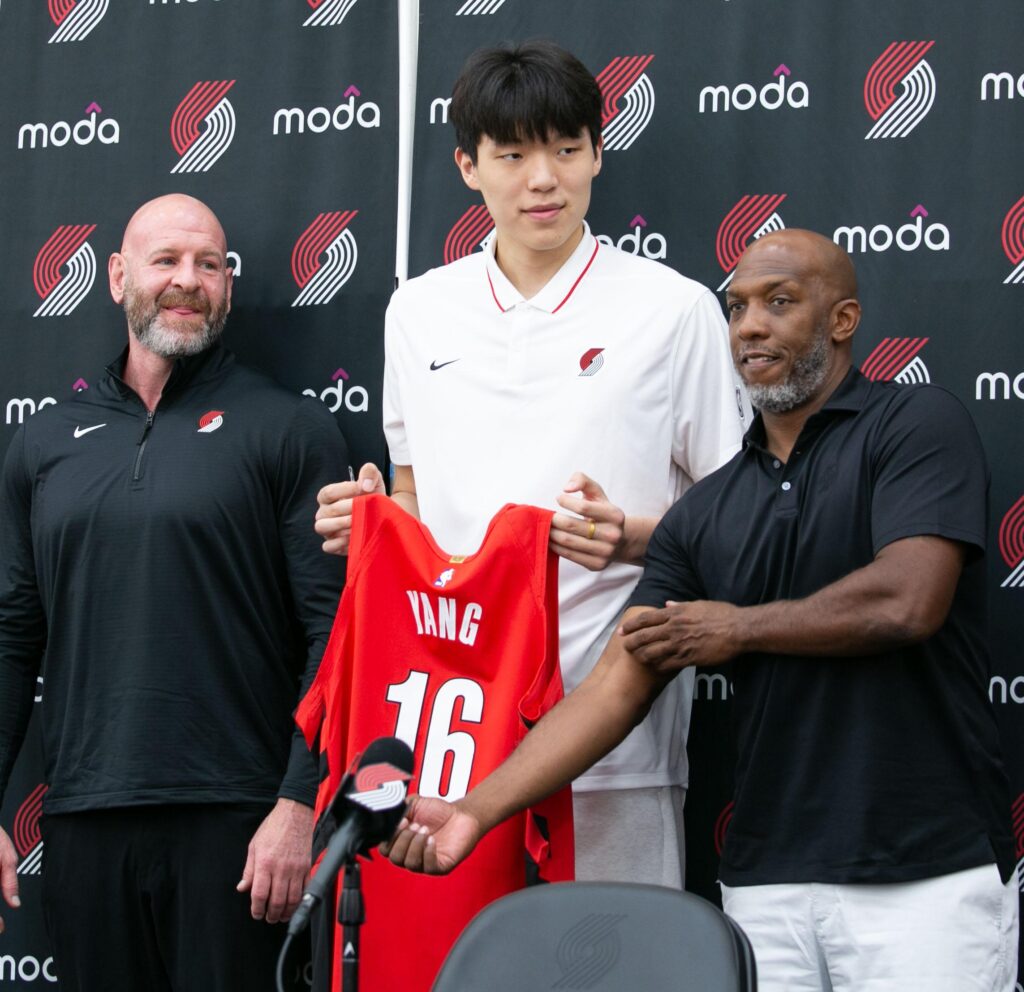 2025 NBA Draft scouting report: Hansen Yang, C, Qingdao – Yahoo Sports