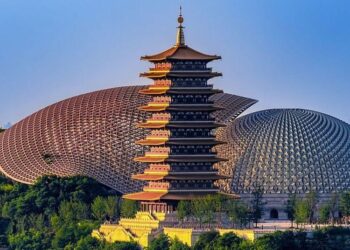 Touring Nanjing to enjoy the extraordinary scenery of Plum Blossom Hill | Travel & Leisure | Lifestyle – 當代中國