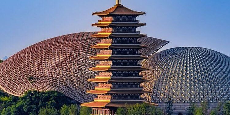 Touring Nanjing to enjoy the extraordinary scenery of Plum Blossom Hill | Travel & Leisure | Lifestyle – 當代中國