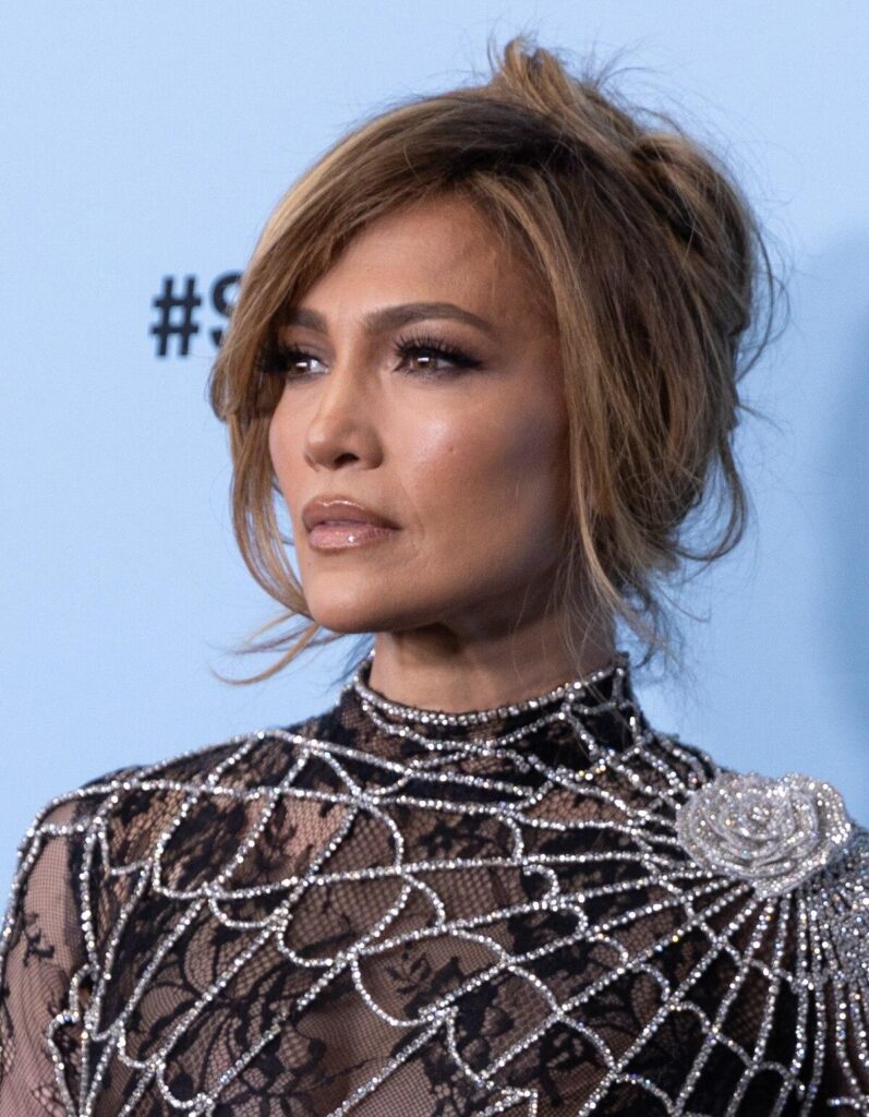 J.Lo Goes Back to the ’90s for an Explosive Performance in Madrid – Harper’s BAZAAR