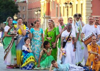 Foreigners in Ho Chi Minh City rush to register for digital ID accounts – Báo Tuổi Trẻ