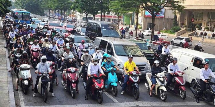 Vietnam will ban fossil-fuel motorcycles from central Hanoi over pollution concerns – ABC News