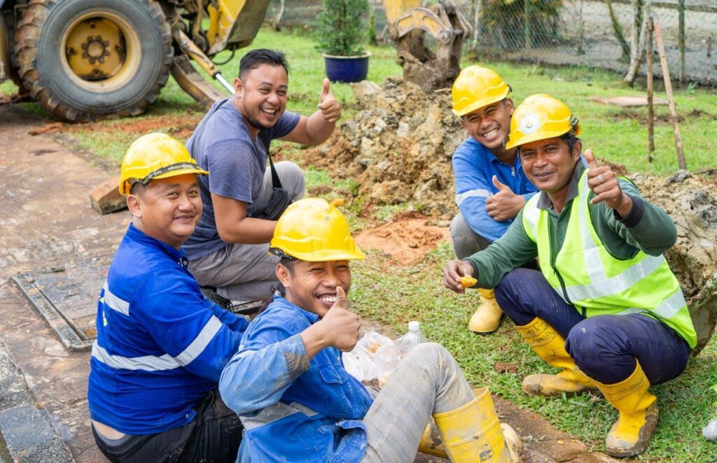 2M Filipino workers to benefit from $100 pay hike bid – The Manila Times