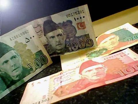 Pakistan rupee strengthens as spy agency-backed crackdown rattles currency smugglers – Arab News PK