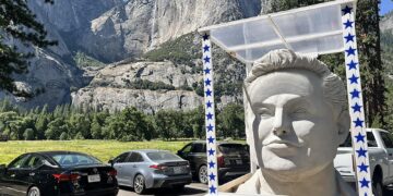 EXCLUSIVE: Mysterious giant Elon Musk head travels America’s national parks, saying ‘Make America Wait Again’ – Fox News