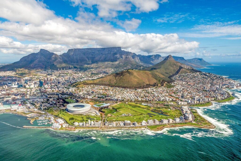 Foreign Buyers Swoop on Cape Town Homes, Pricing Out Locals – Bloomberg